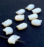 PACK OF 10 Cat Head Beads, White Pearl Shell, Small 7/16", 10.5mm, Pack of 10 Kitties #LP-109