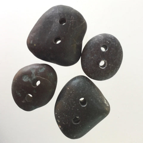 Beach Stone Buttons, 4 Dark Gray # BCH-43